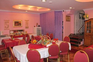 Doručak u Vila Mariji - blagovaona  Apartments Zagreb